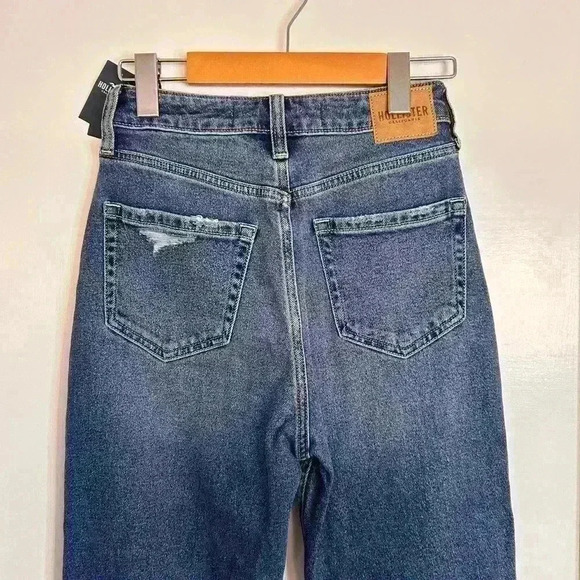 BNWT Hollister Curvy Ultra  High Rise Mom Jeans Size 00R - Picture 15 of 15